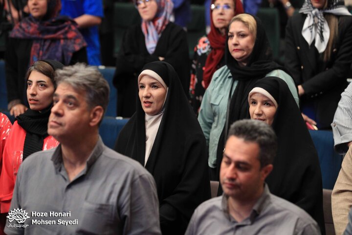 در حلقه