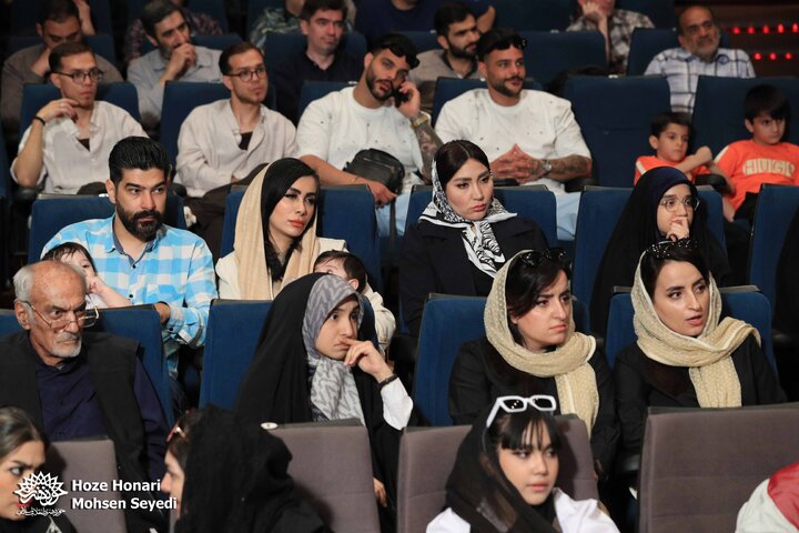 در حلقه