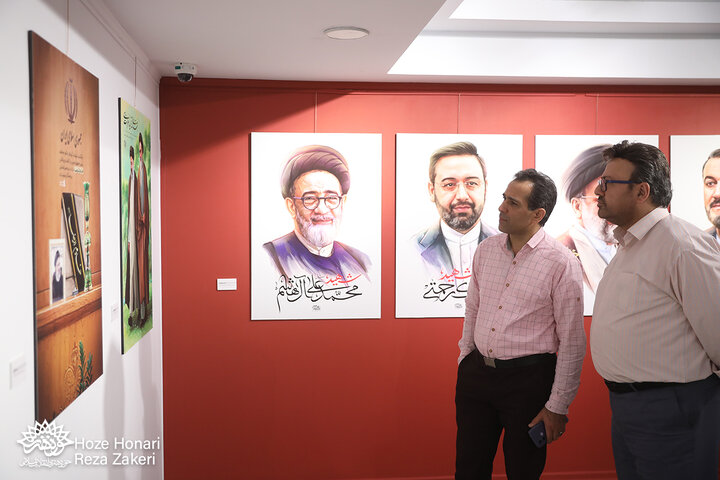 خادمان