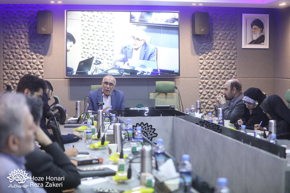 اهمیت و پیچیدگی‌های ادبیات، معناشناسی و نقد ادبی تشریح شد