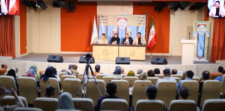 ارتقا سطح تخصصی شعر باید اولویت فعالان این عرصه باشد