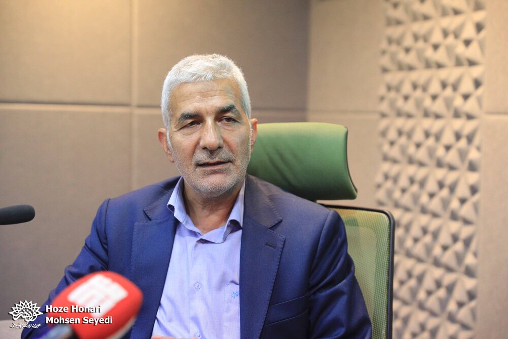 حذف فارسی از فرهنگ افغانستان امری محال است