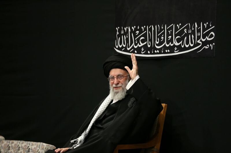 واکنش سریع شاعران به حضور رهبر در مراسم سوگواری شب عاشورا
