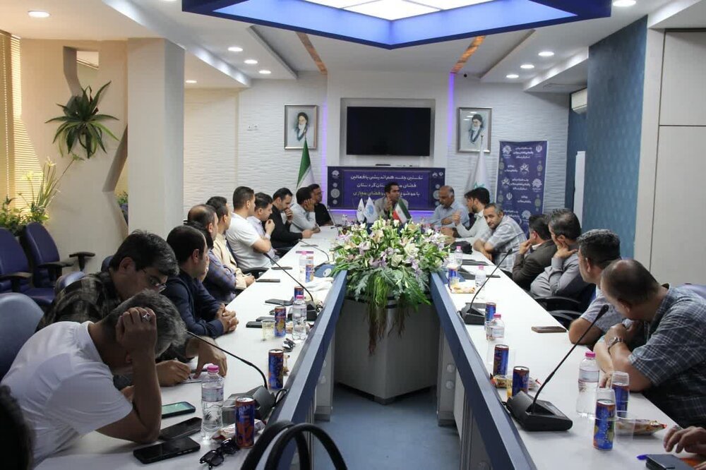 نخستین جلسه هم‌اندیشی «جوانان و فضای مجازی» در سنندج برگزار شد