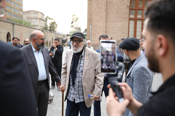 به بلندای تاریخ