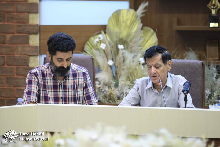  دانایی مقدمه توانایی است