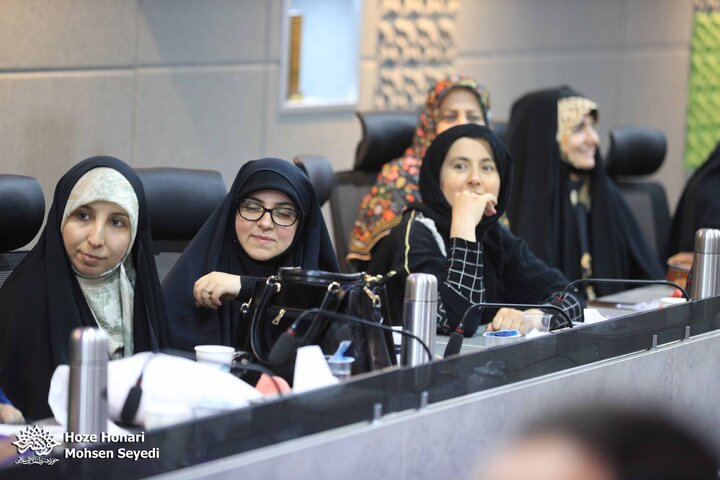 نقد رمان بشری صاحبی