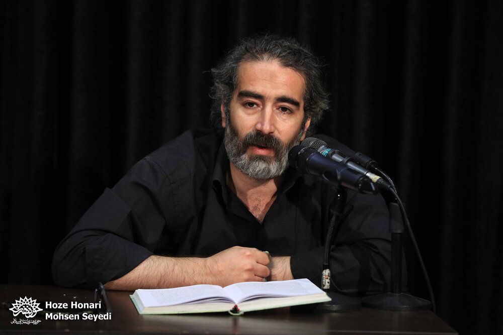 منش فروتنانه بیهقی در برابر بزرگان زمانه