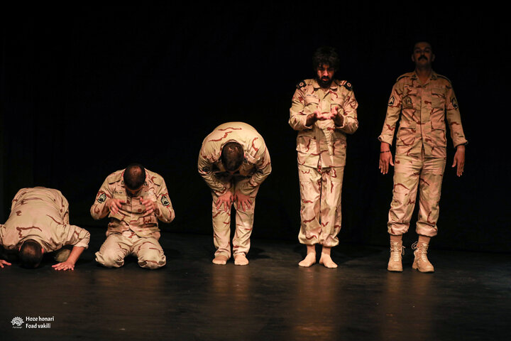 تنت هزار زخم بی‌زبان...