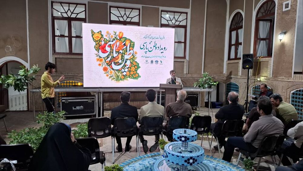 مدرسه ملی روایت سمنان میزبان «وطن پارسی» شد