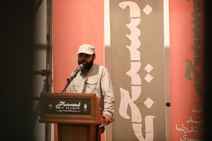 در نمایشگاه «بسیجی» سعی در آشنایی‌زدایی از مفهوم بسیجی داشتم