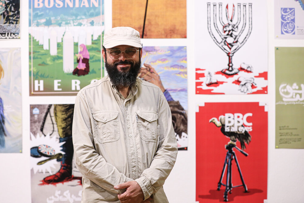 در نمایشگاه «بسیجی» سعی در آشنایی‌زدایی از مفهوم بسیجی داشتم