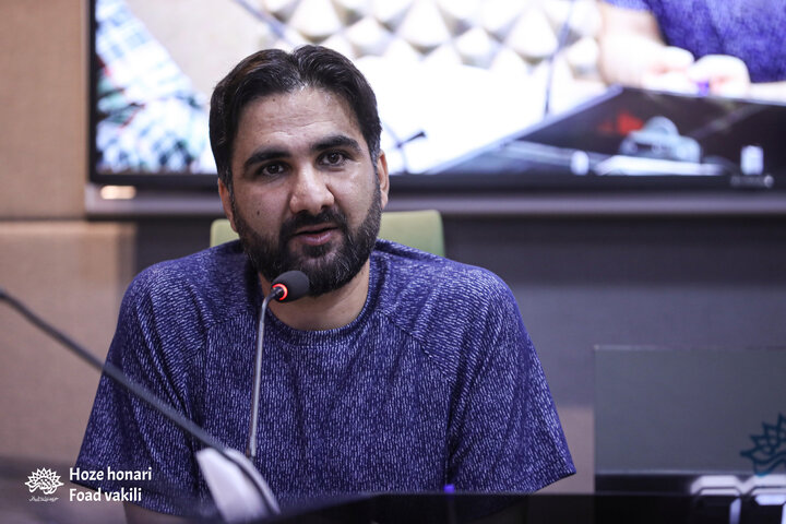 رمان و داستان کوتاه را گروهی و منصفانه نقد می‌کنیم