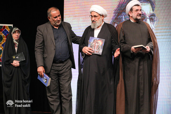 محفل شعر و ادب ماه لبنانی