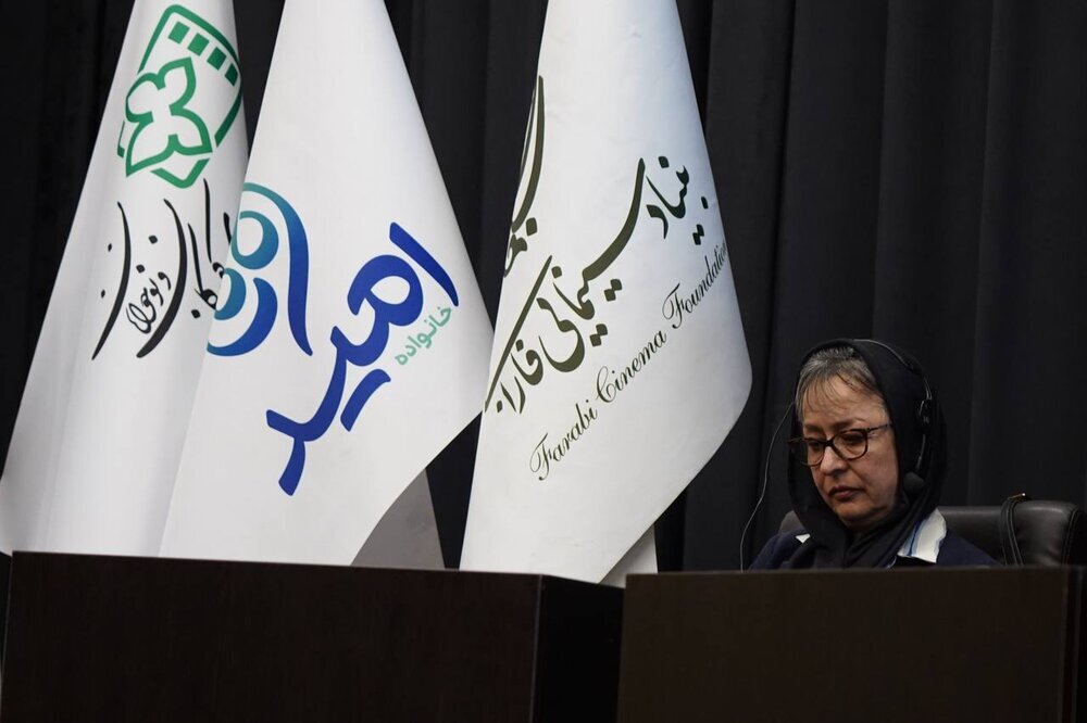 حاجیان: «مدیا» بچهها را سِحر کرده است / از بچههای نسل جدید عقب ماندهایم