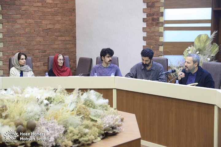 زبان فارسی ضامن امنیت ما است