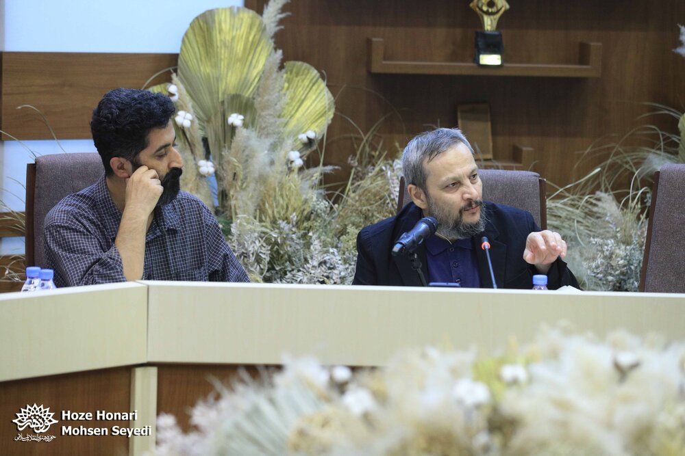 زبان فارسی ضامن امنیت ما است