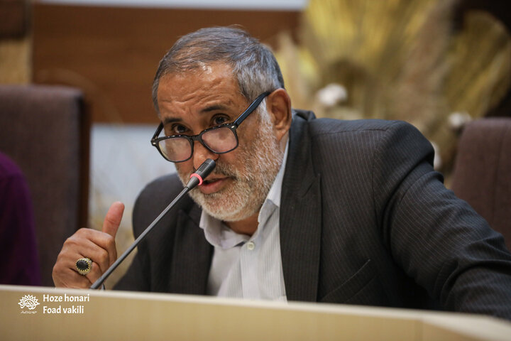 «حکمت و حکایت در زبان فارسی»