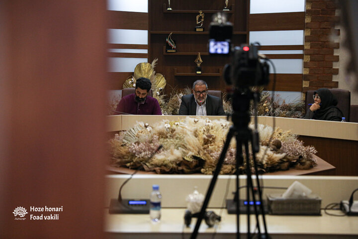 «حکمت و حکایت در زبان فارسی»