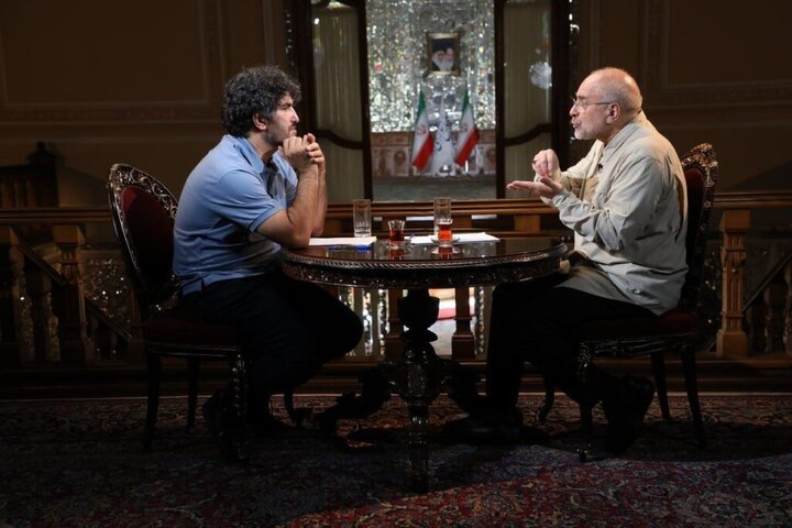 گفت‌وگو در خط مقدم جنگ روایت‌ها 