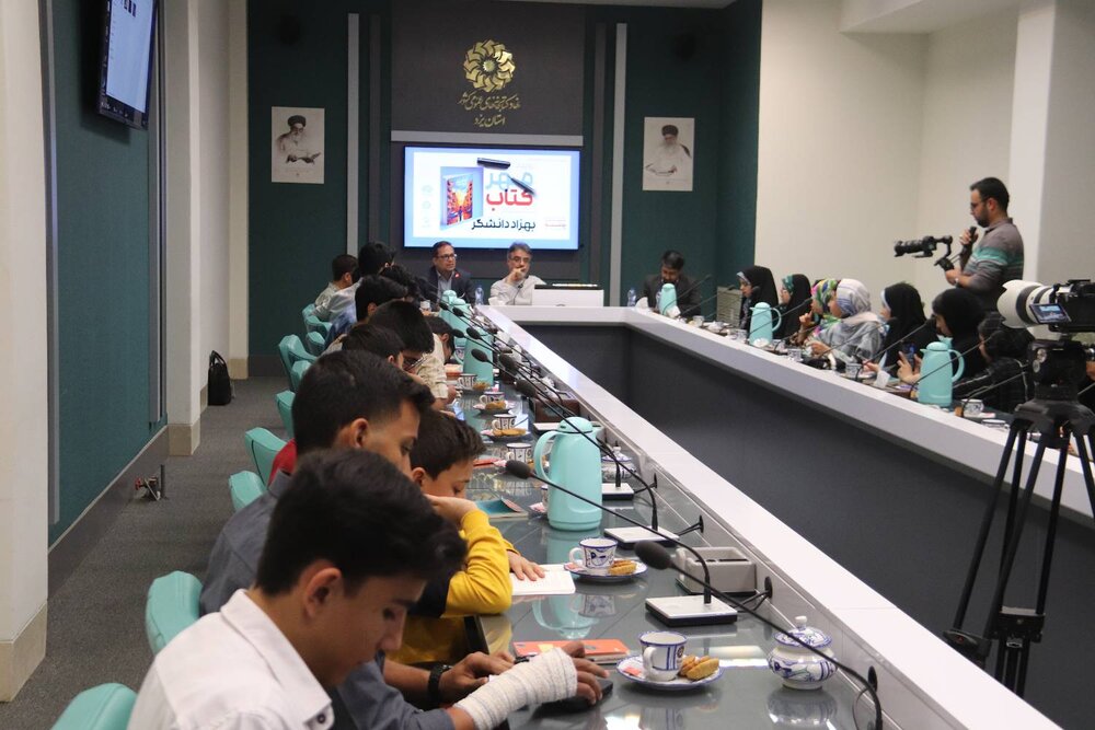 همراهی نوجوانان با بهزاد دانشگر در «خیابان الزهرا»