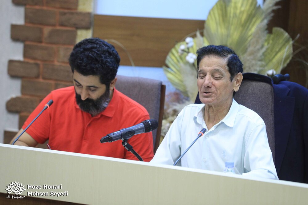 در نگاه حافظ، عشق راهنمای انسان است