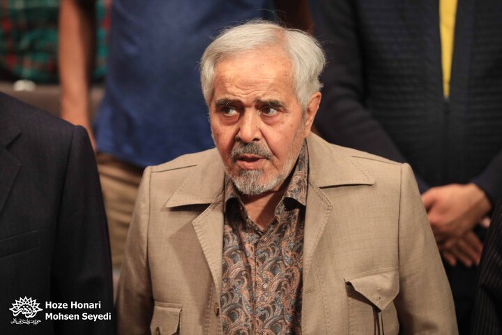 رونمایی از کتاب شعر آیینی «من از کودکی…»