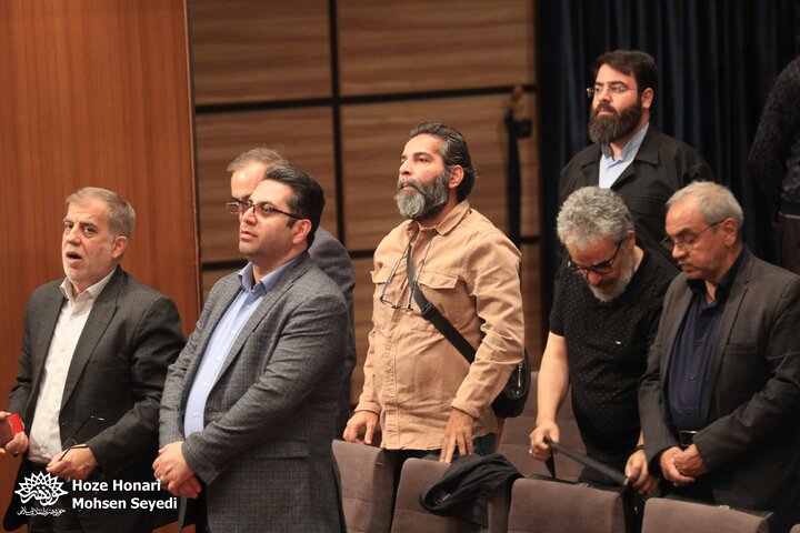 رونمایی از کتاب شعر آیینی «من از کودکی…»