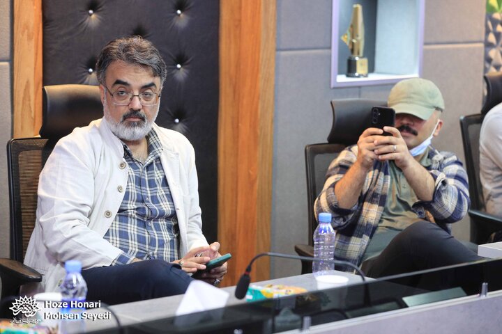 نشست نقد و بررسی رمان «آنجا»