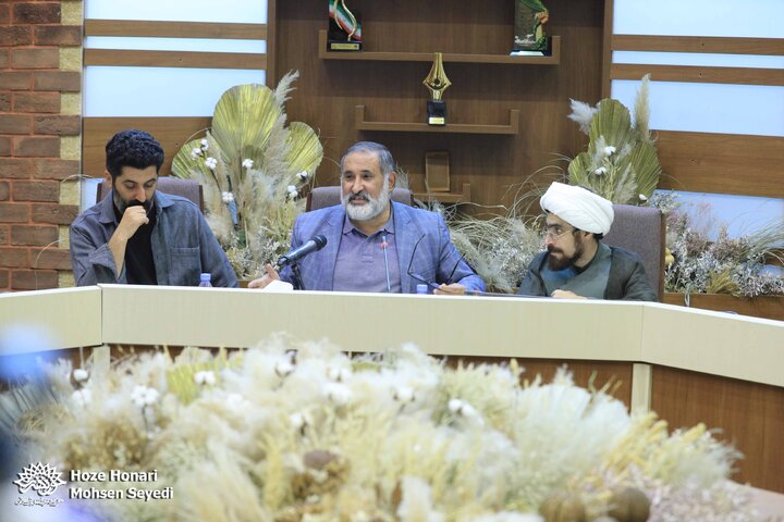 «خلیفه» و «ملفوظات» در ادبیات صوفیانه به چه معناست؟