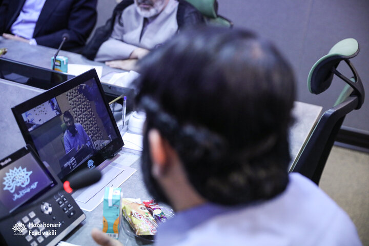 جلسه نقد کتاب «آن سوی دیوار»