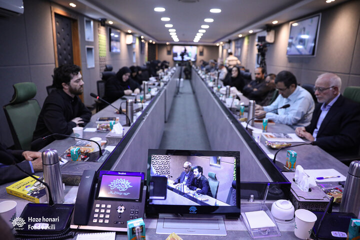 جلسه نقد کتاب «آن سوی دیوار»