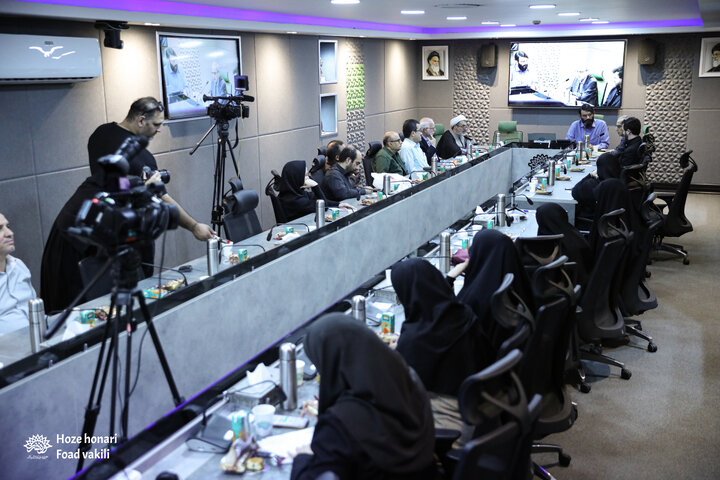 جلسه نقد کتاب «آن سوی دیوار»