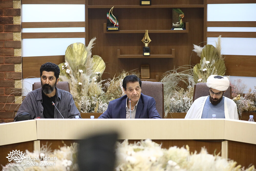 قدمعلی سرامی اگر فقط بنشیند و خاطره تعریف کند، درس است