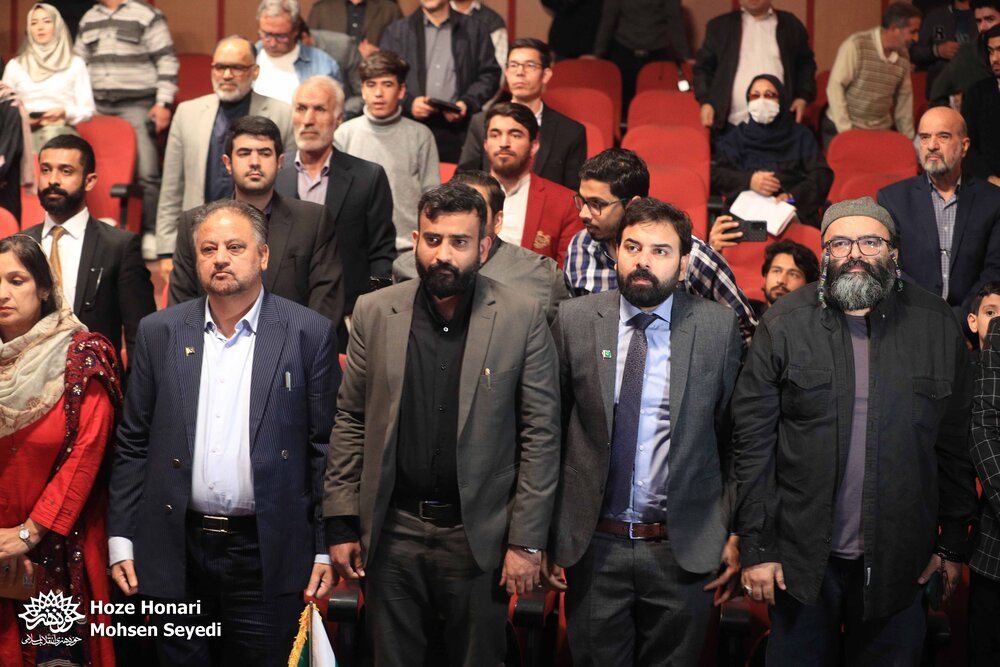 یادبود اقبال لاهوری، نشانه عشق و علاقه متقابل میان دو ملت است