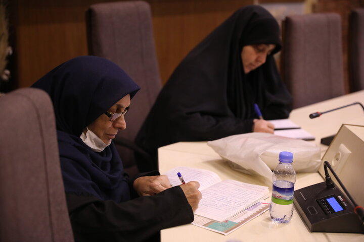 حکمت و حکایت