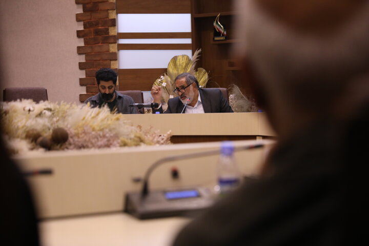 حکمت و حکایت