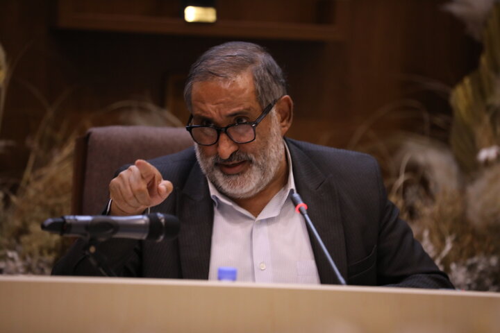 حکمت و حکایت