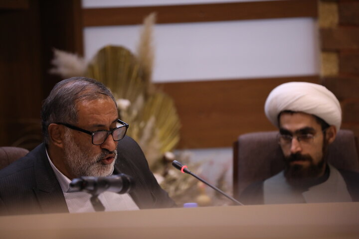 حکمت و حکایت