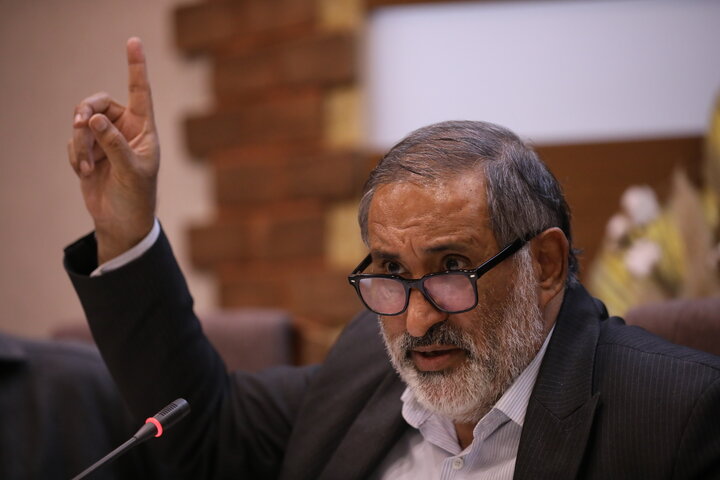 حکمت و حکایت