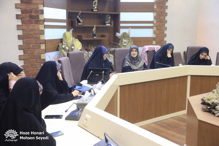 «عطر شعر»؛ بهانه‌ای برای سرودن در جمعی شاعرانه