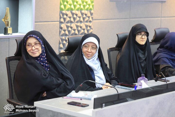 نشست ادبی «دوشنبه‌ها، به وقت کتاب»