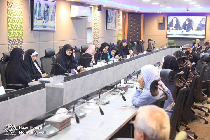 نشست ادبی «دوشنبه‌ها، به وقت کتاب»