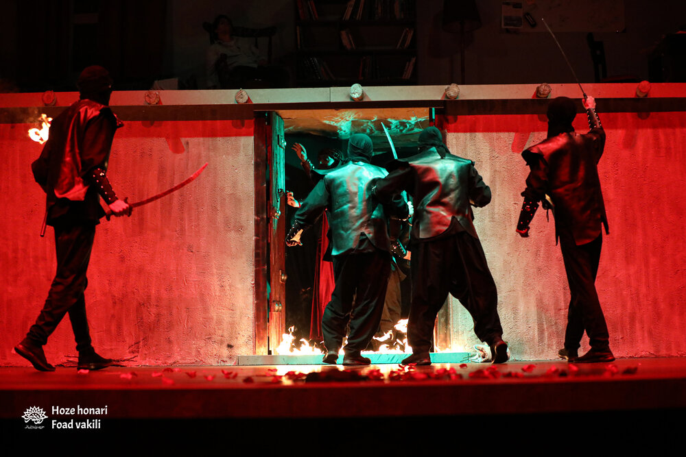 📷 نمایش «نقطه عطف»