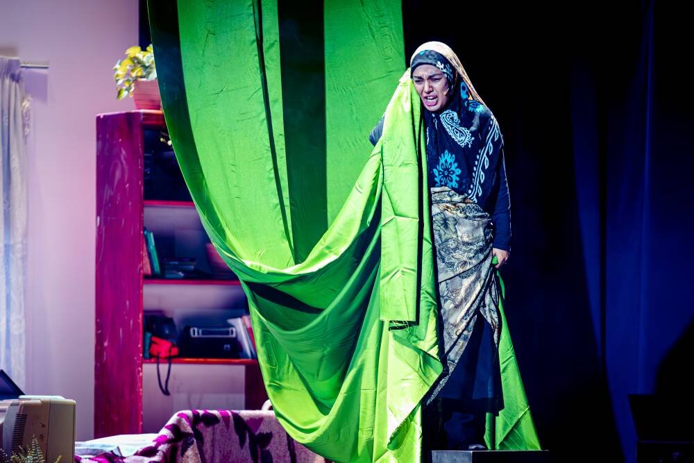 «قهرمان» با مضمون سه کتاب تقریظ شده توسط رهبر انقلاب، اجرا شد