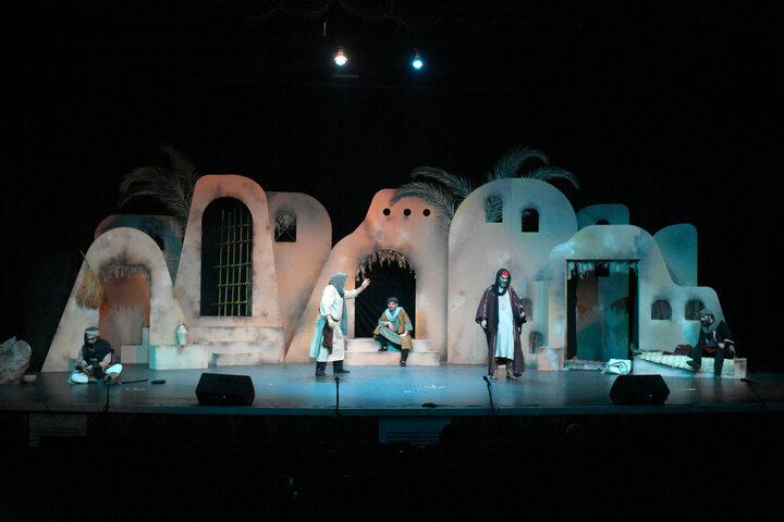 «خورشید پشت در» روایتی نمایشی از مسیر یک جوان نصرانی تا مدینه