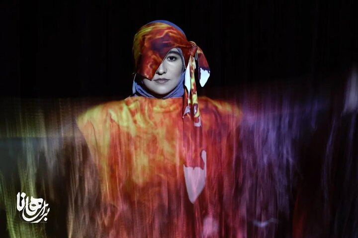 «هنر مقدس» «برای هانا» را روی صحنه می‌برد