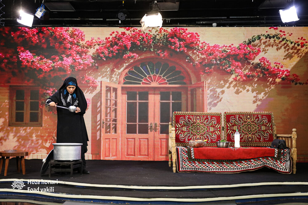 مجموعه تله تئاترهای «قهرمان بانو» از شبکه سه پخش می‌شود