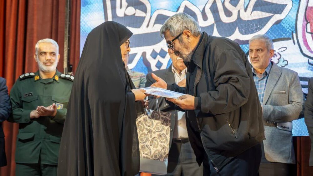 آیین رونمایی از کتاب «خنده‌چی‌ها»  برگزار شد