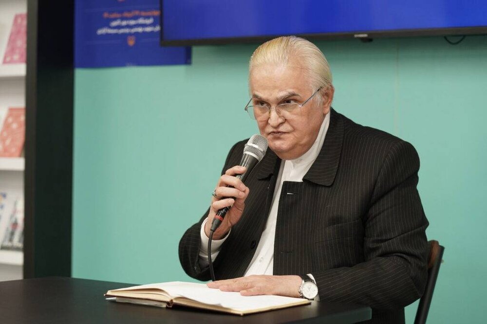 سفرنامه می‌تواند باعث لذت از روایت‌ها، شخصیت‌ها و توصیفات انسانی شود